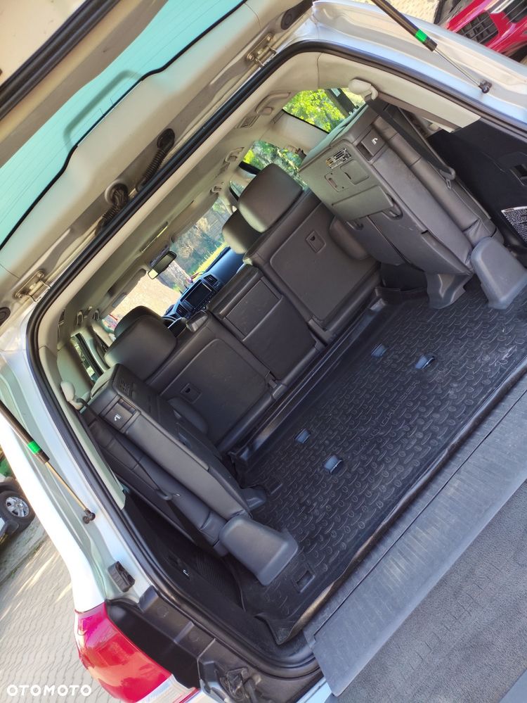 Toyota Land Cruiser - 4