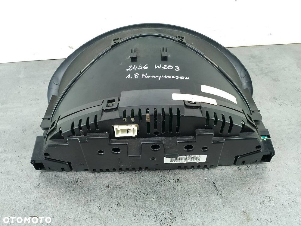 LICZNIK MERCEDES-BENZ KLASA C W203 A2035404348 110.080.327/001 SIEMENS 1.8 - 2