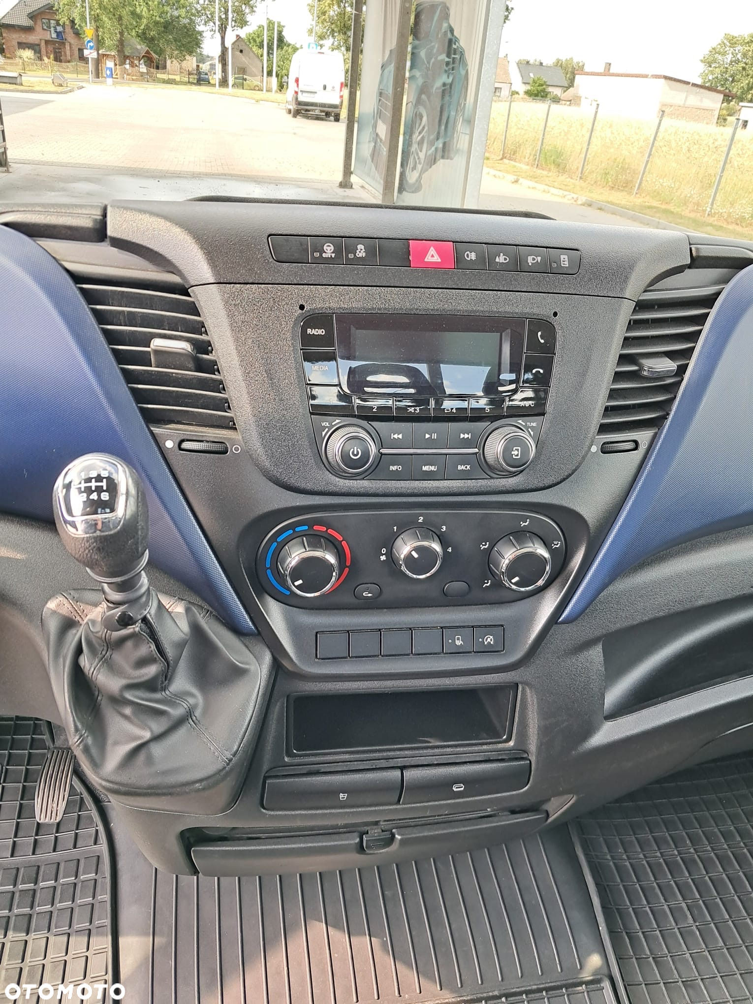 Iveco DAILY - 18