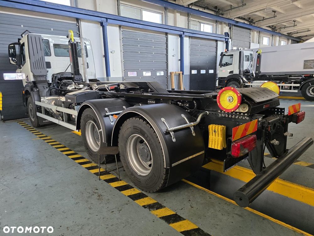 Iveco NOWE T-Way AD380T46 / 6x4 / 2026 / bez przebiegu / Hakowiec HIAB 26t_255874 - 2
