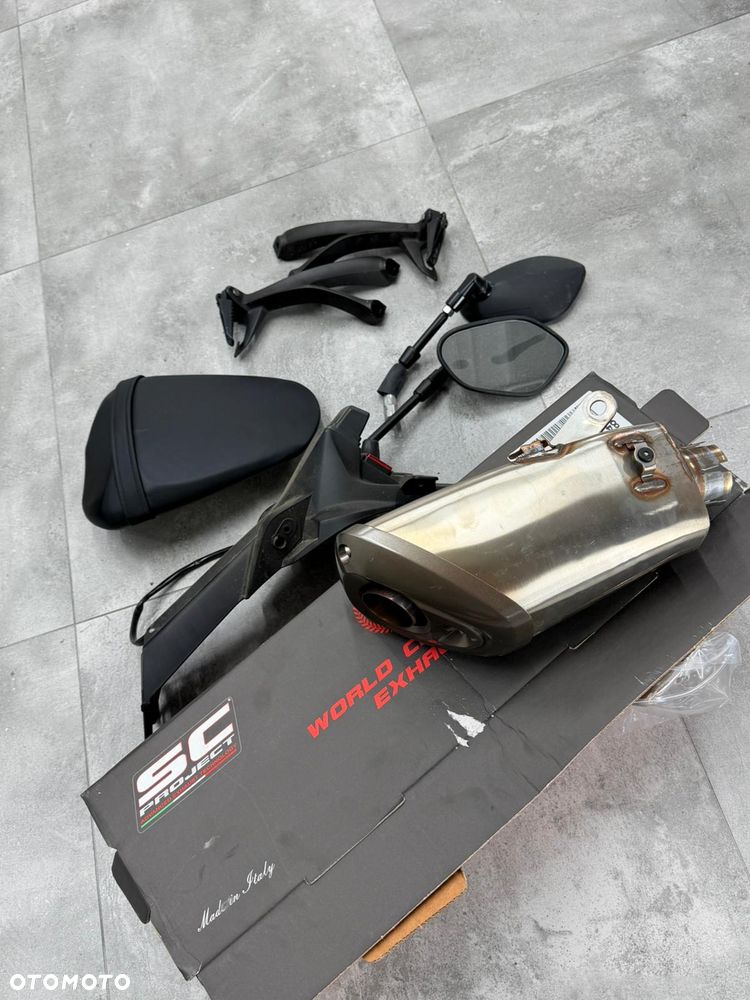 Suzuki GSX 1000 - 8