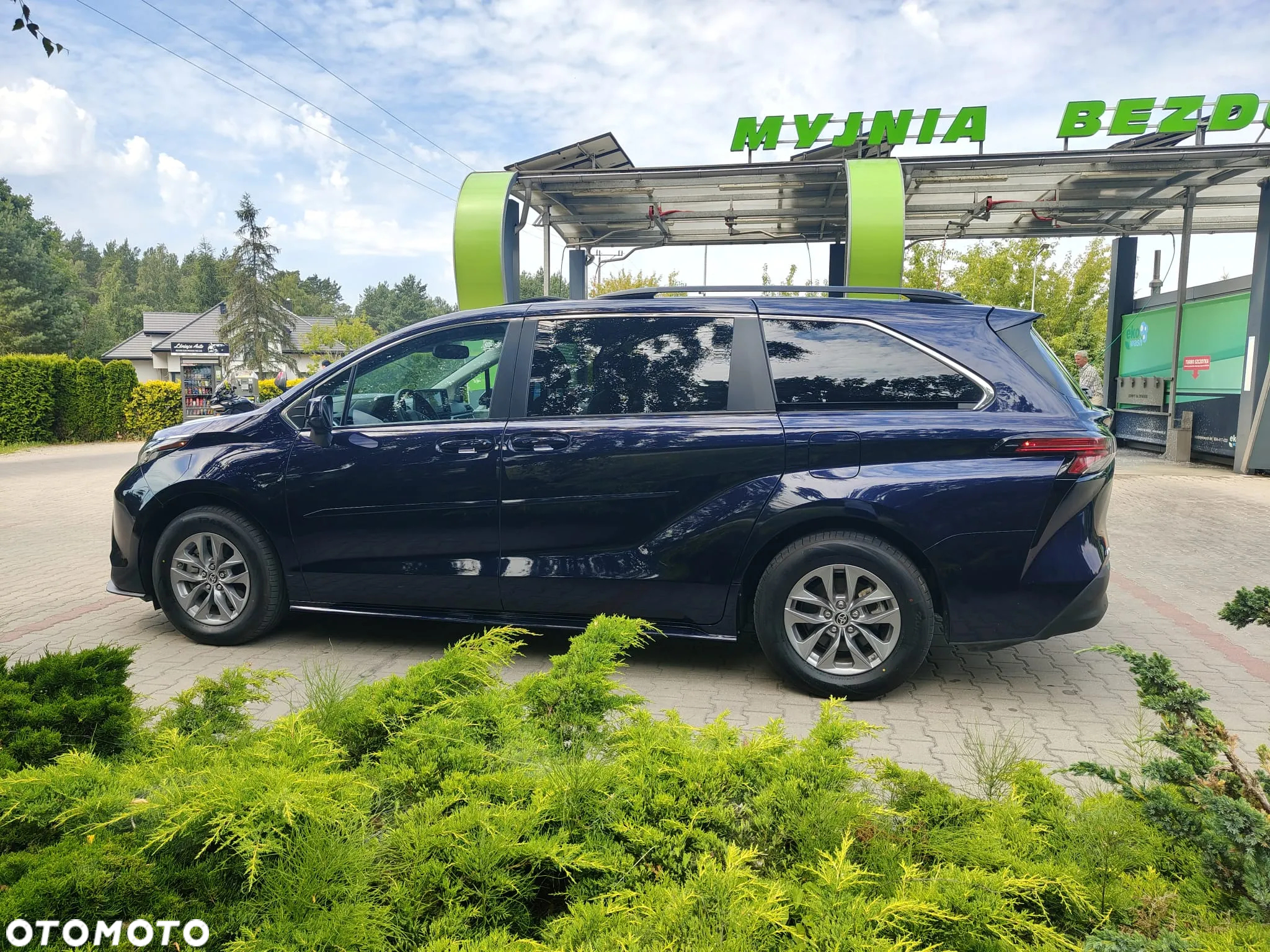 Toyota Sienna - 8
