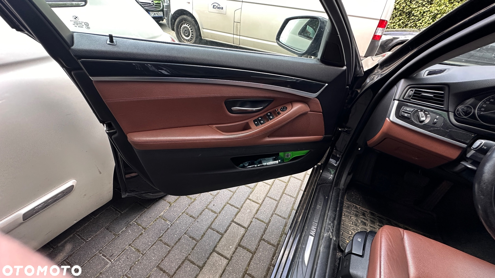 BMW Seria 5 530d xDrive Touring - 11