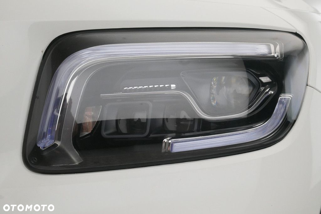 Mercedes-Benz GLB - 13