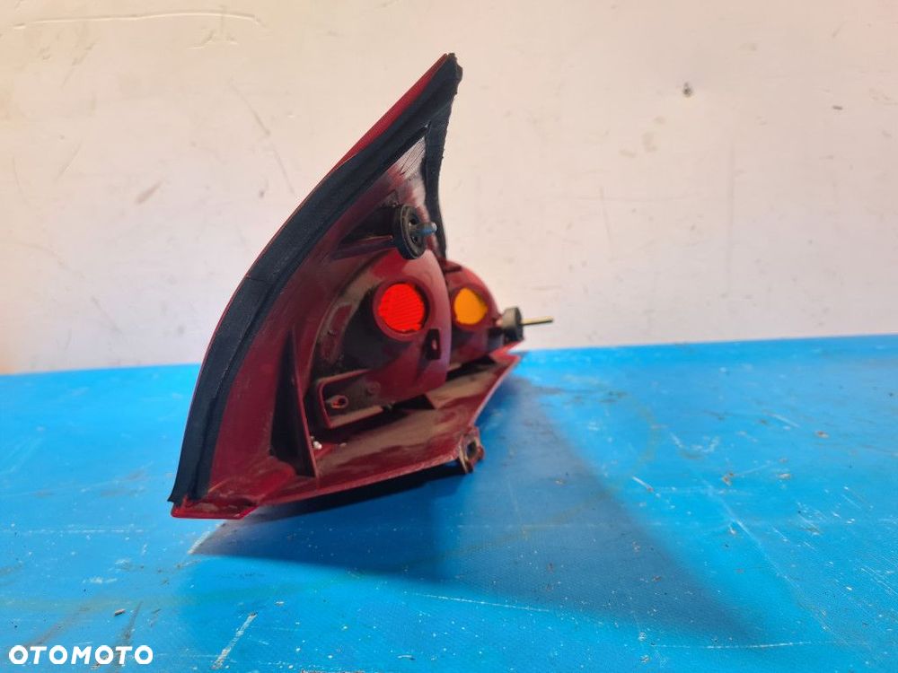 LAMPA TYŁ PRAWA FORD FOCUS MK 1 - 4