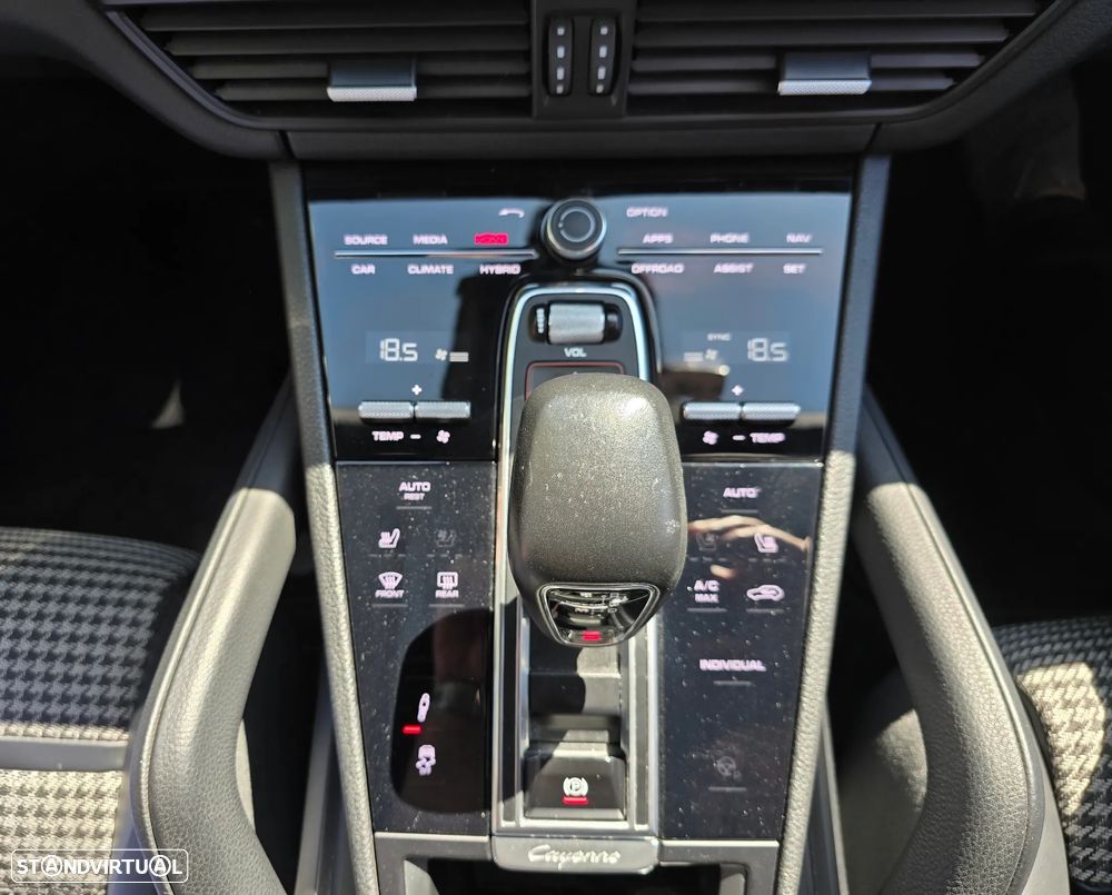 Porsche Cayenne Coupé E-Hybrid - 43