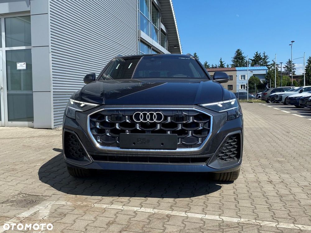 Audi Q8 - 8
