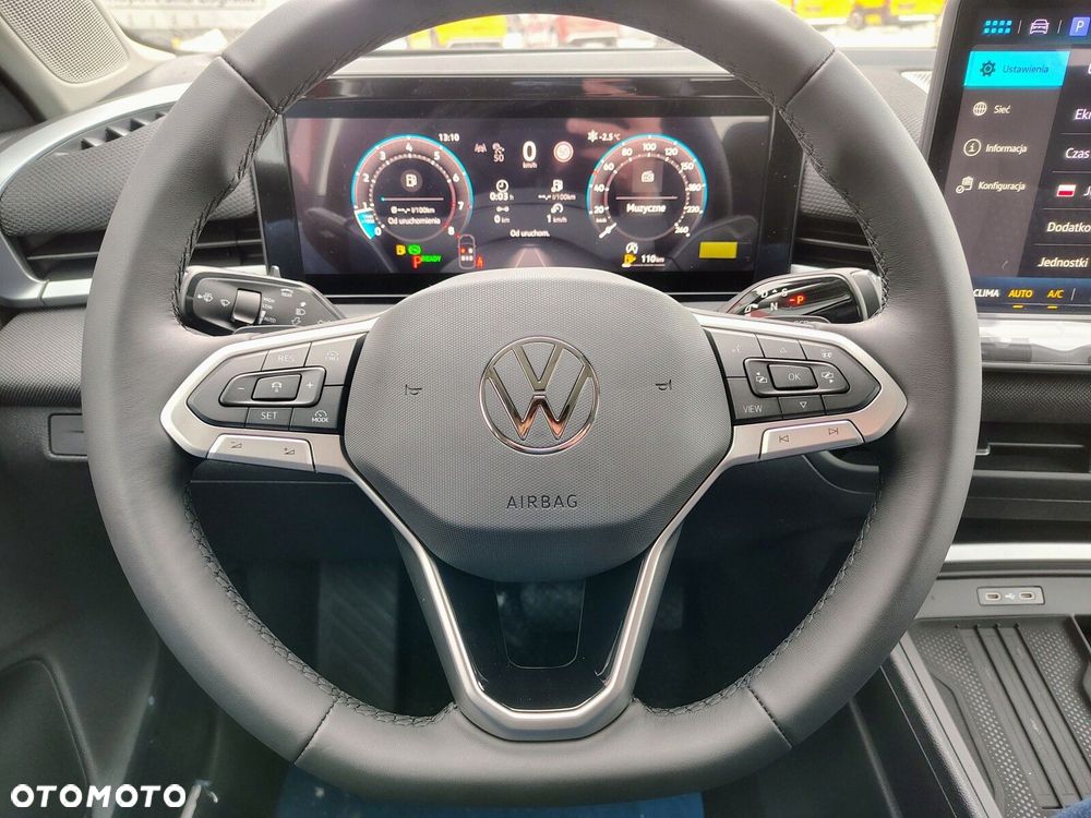 Volkswagen T-Roc - 13