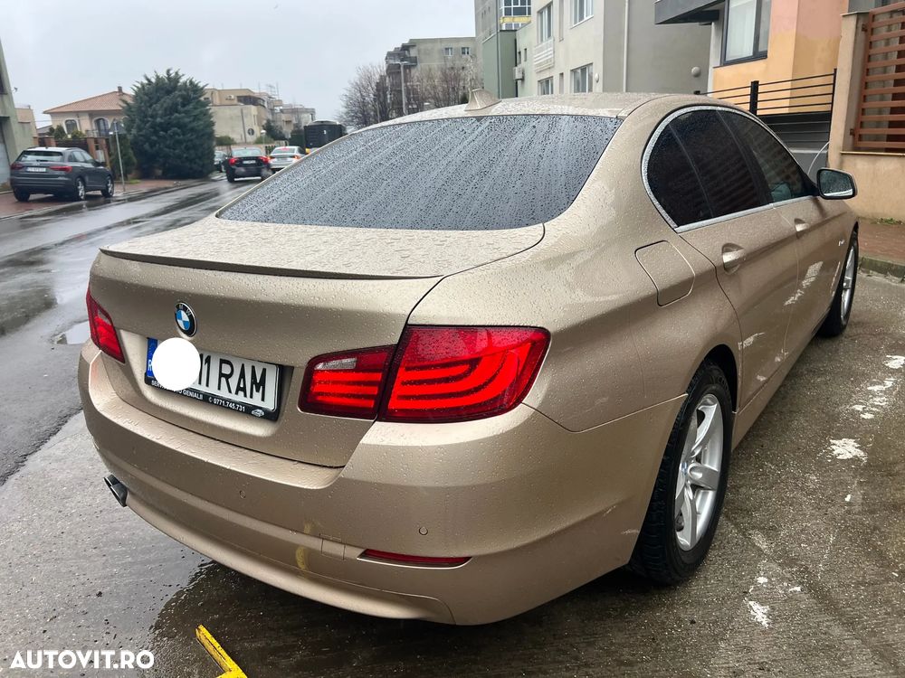 BMW Seria 5 525d Luxury Line - 13