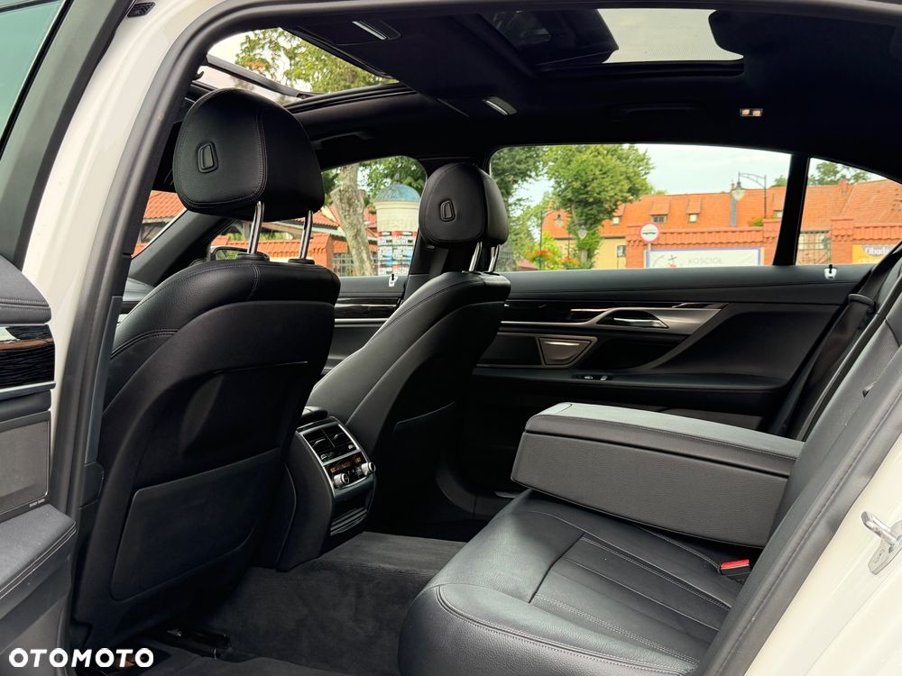 BMW Seria 7 740Li - 17