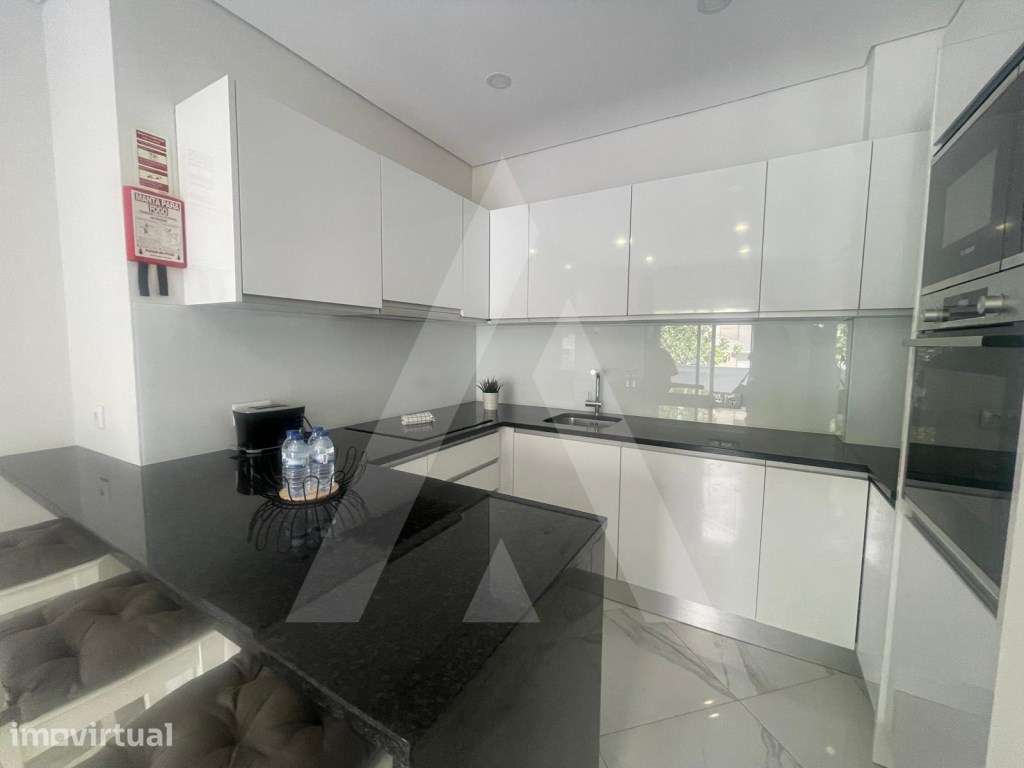 Excelente Apartamento T1 remodelado com ampla varanda a 50mts da pr... - Grande imagem: 3/30