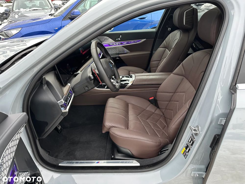 BMW Seria 7 M760e PHEV xDrive sport - 6