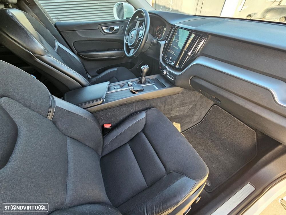 Volvo XC 60 2.0 D4 Momentum - 23