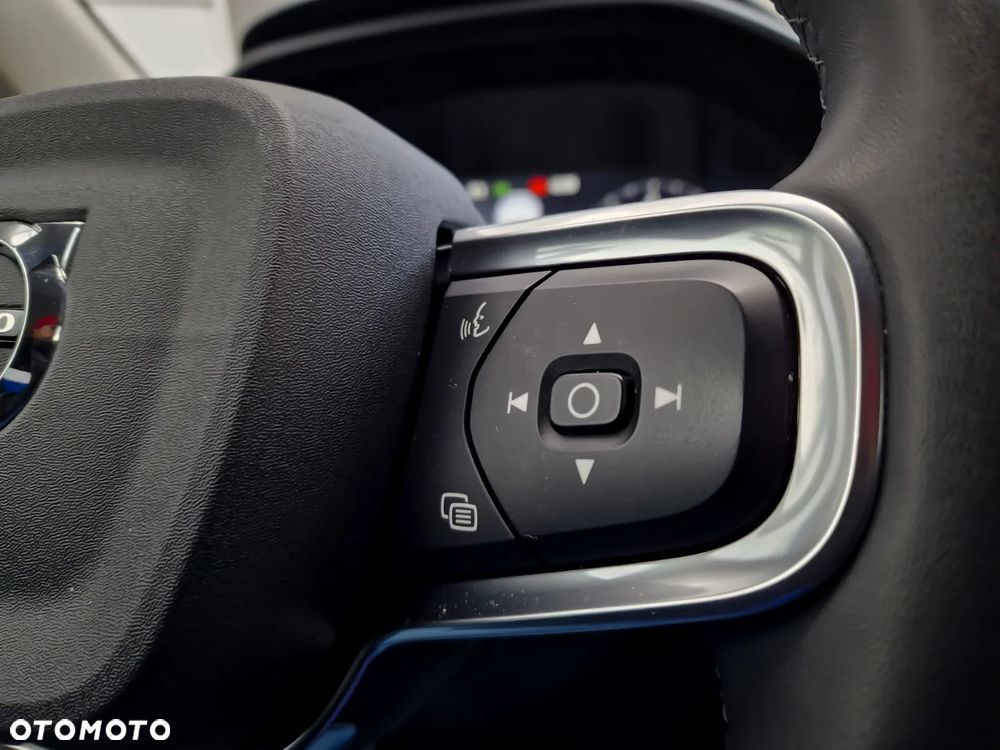 Volvo XC 40 T3 Momentum - 11