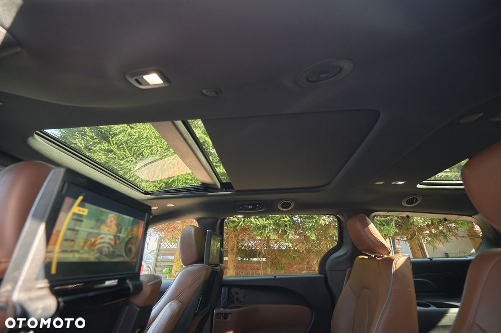 Chrysler Pacifica - 34