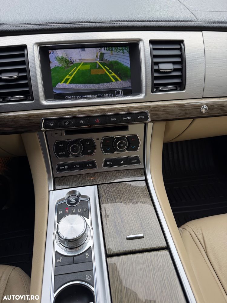 Jaguar XF 2.2 - 4