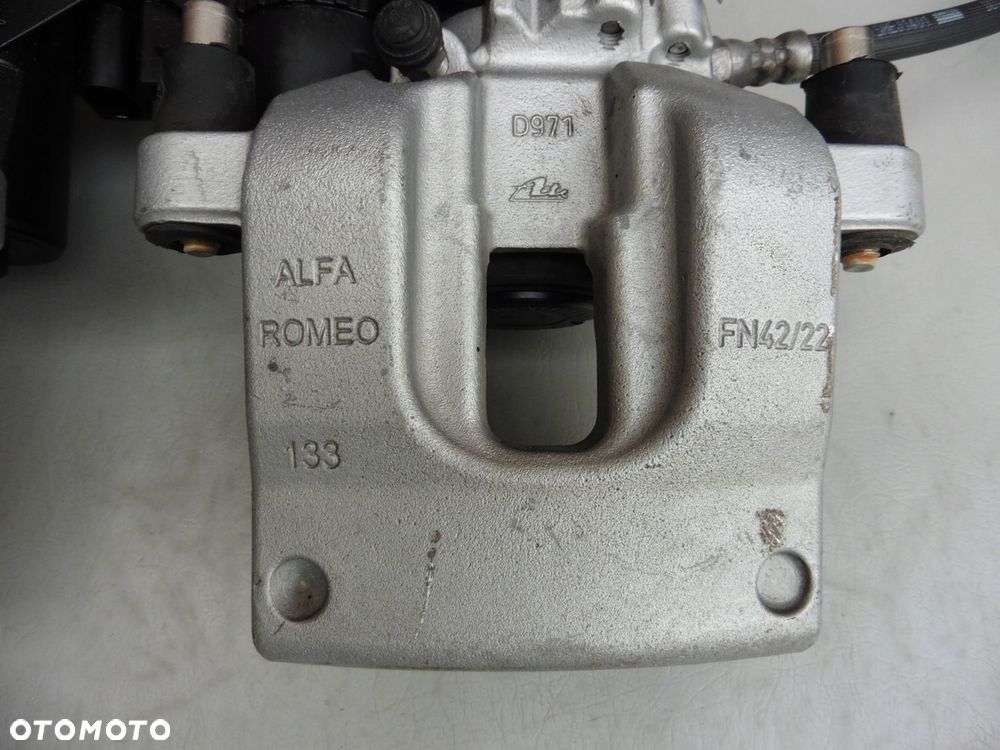 ZACISK HAMULCOWY LEWY TYŁ PRZEWÓD ALFA ROMEO GIULIA FN42/22 - 2