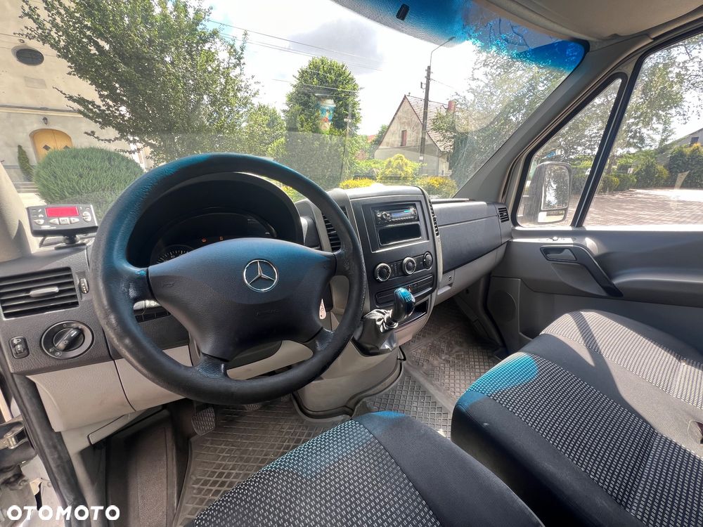 Mercedes-Benz Sprinter - 12