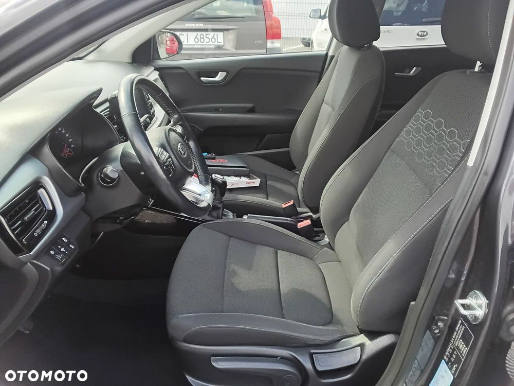 Kia Rio - 12