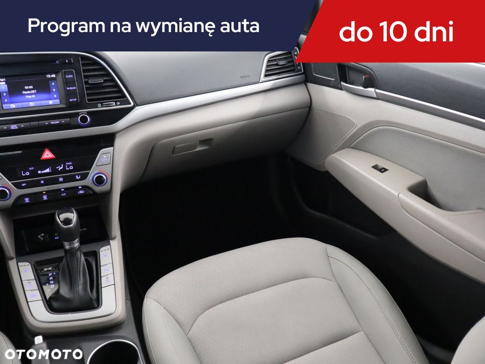Hyundai Elantra - 10