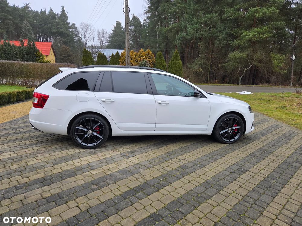 Skoda Octavia 2.0 TDI DSG RS - 13