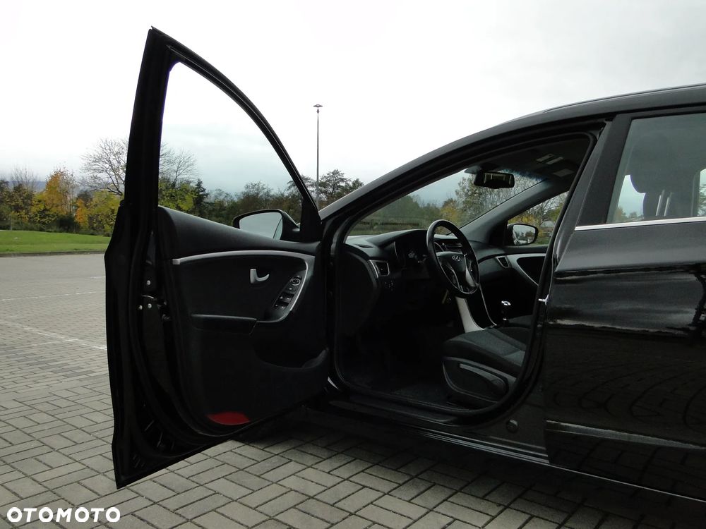 Hyundai i30 Kombi 1.6 CRDI Premium - 9