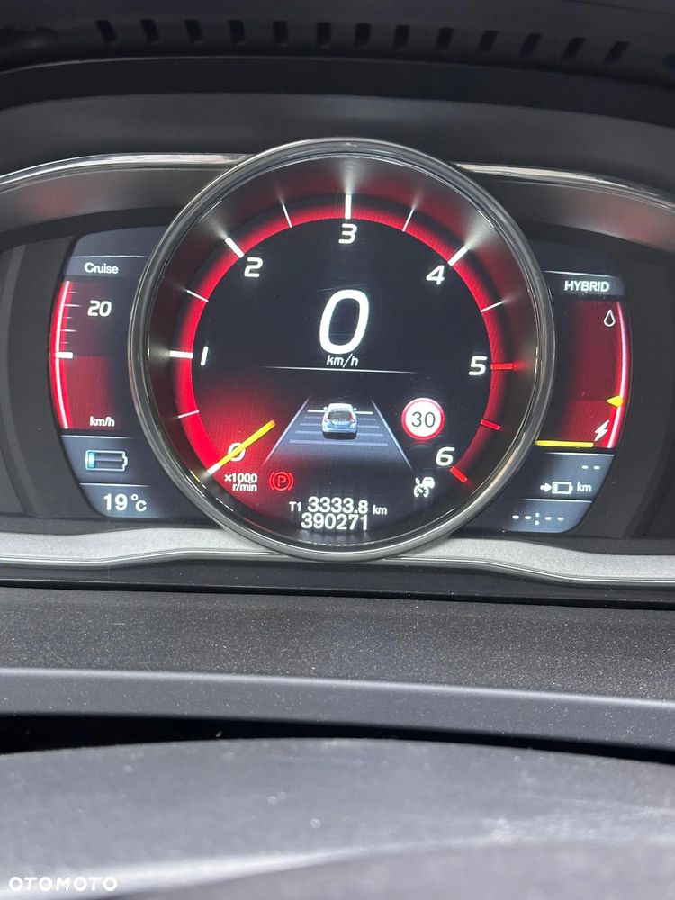 Volvo V60 D5 AWD R-Design Summum - 33