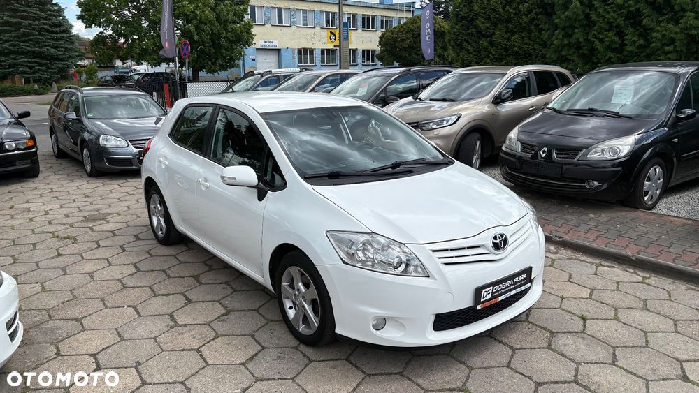 Toyota Auris 2.0 D-4D Executive - 5
