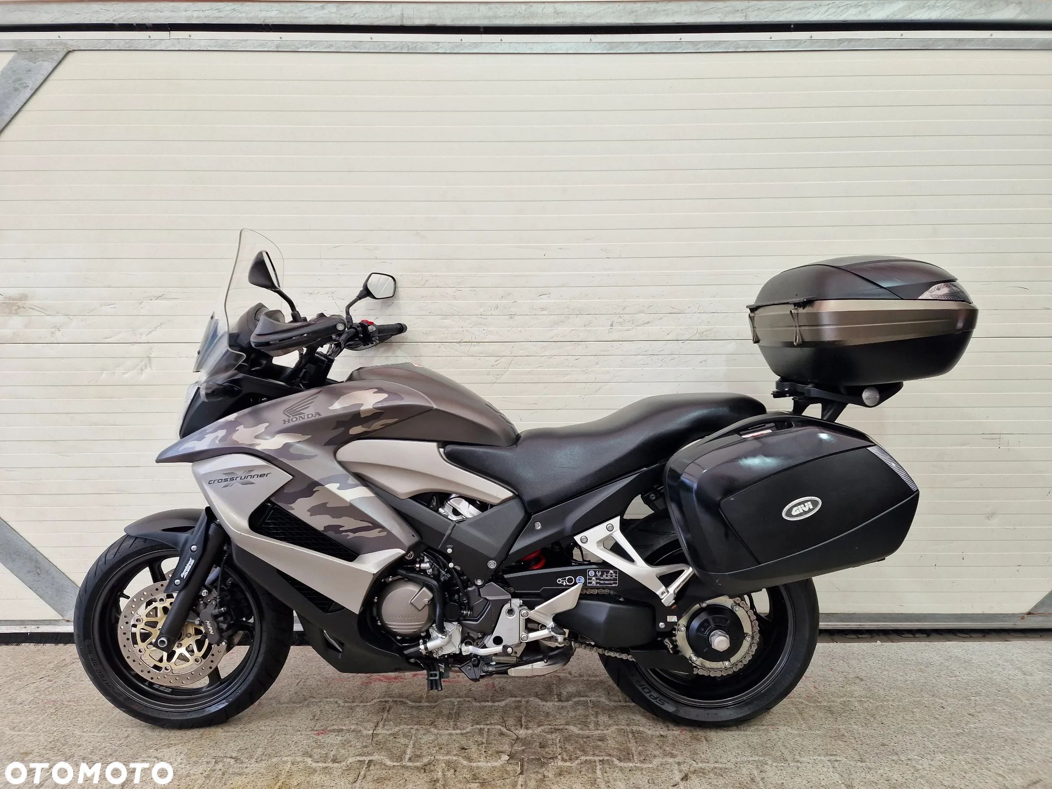 Honda VFR - 1