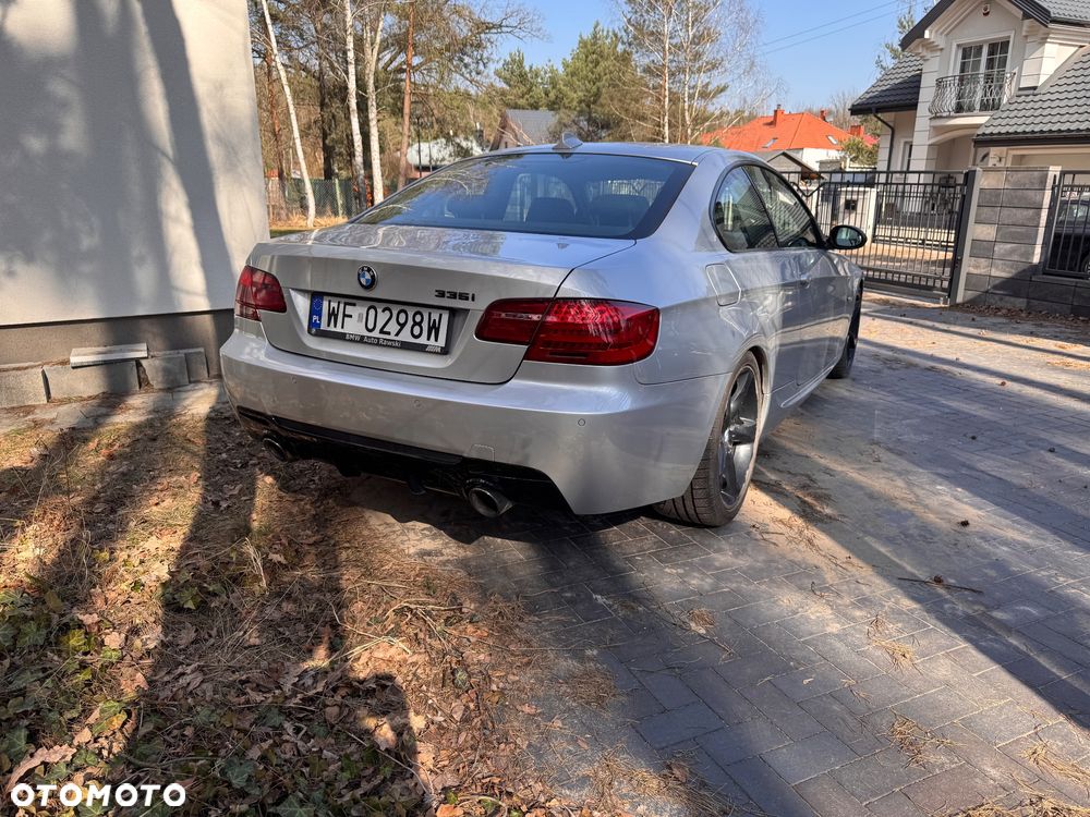 BMW Seria 3 335i - 11