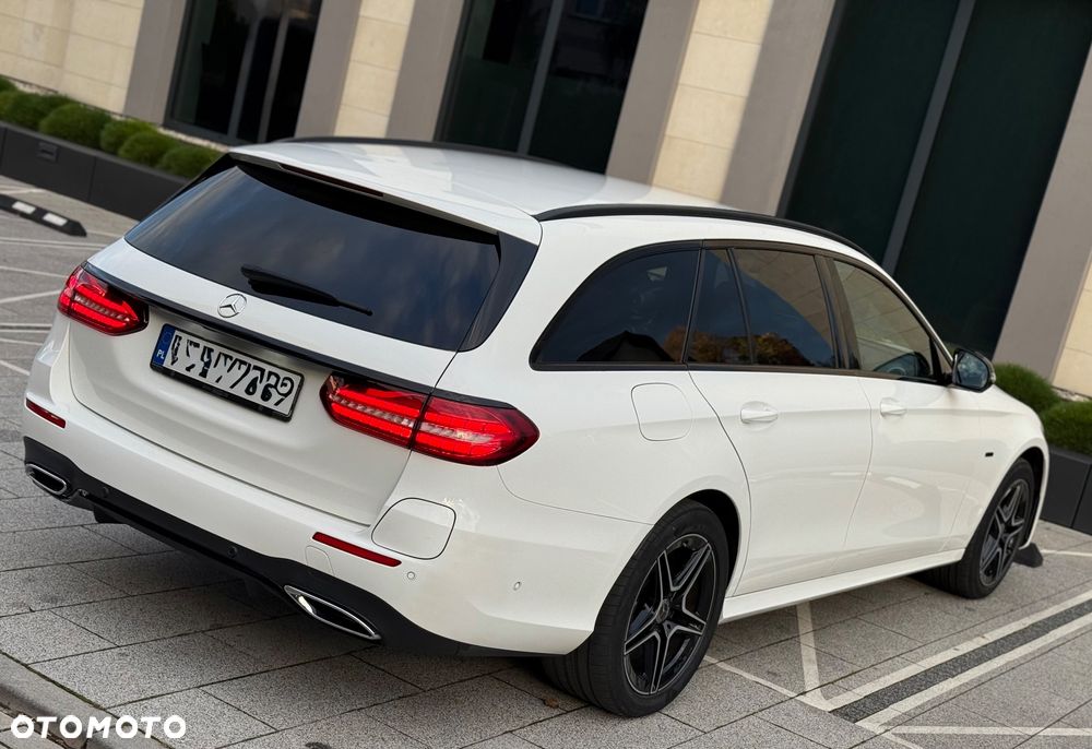 Mercedes-Benz Klasa E 300 de AMG - 20