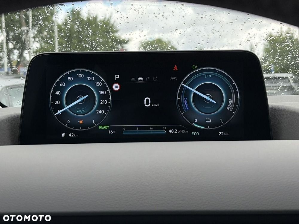 Hyundai Staria - 10