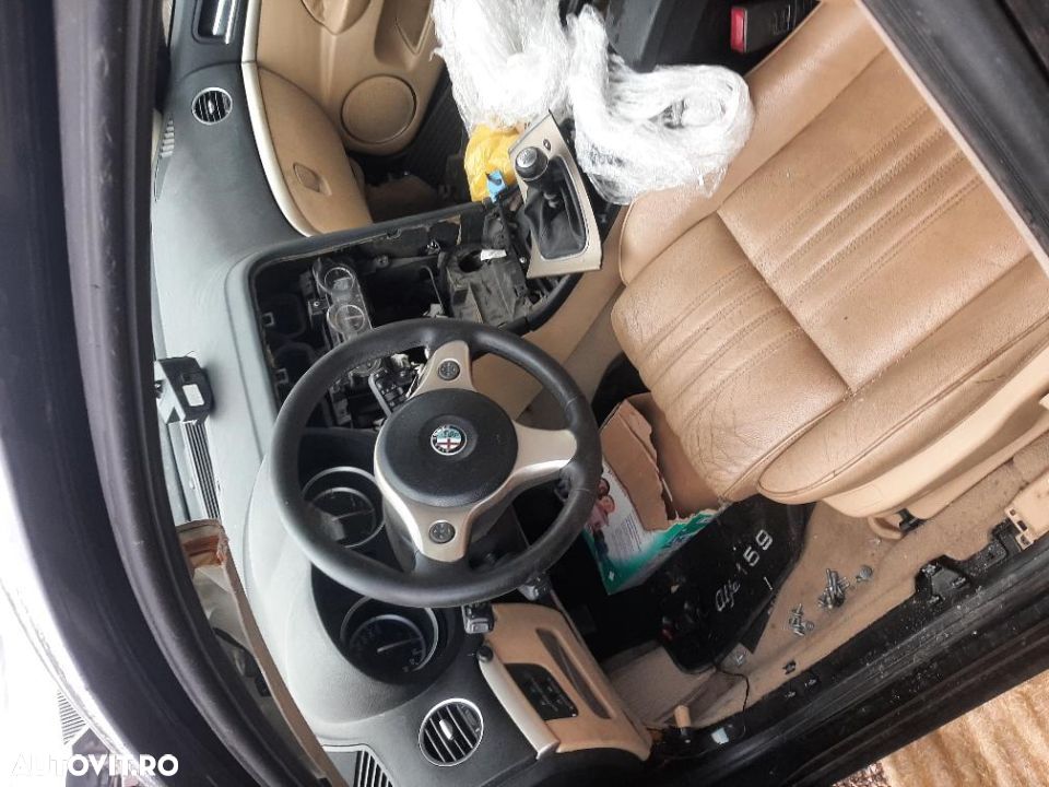 dezmembrez alfa romeo 159 - 1