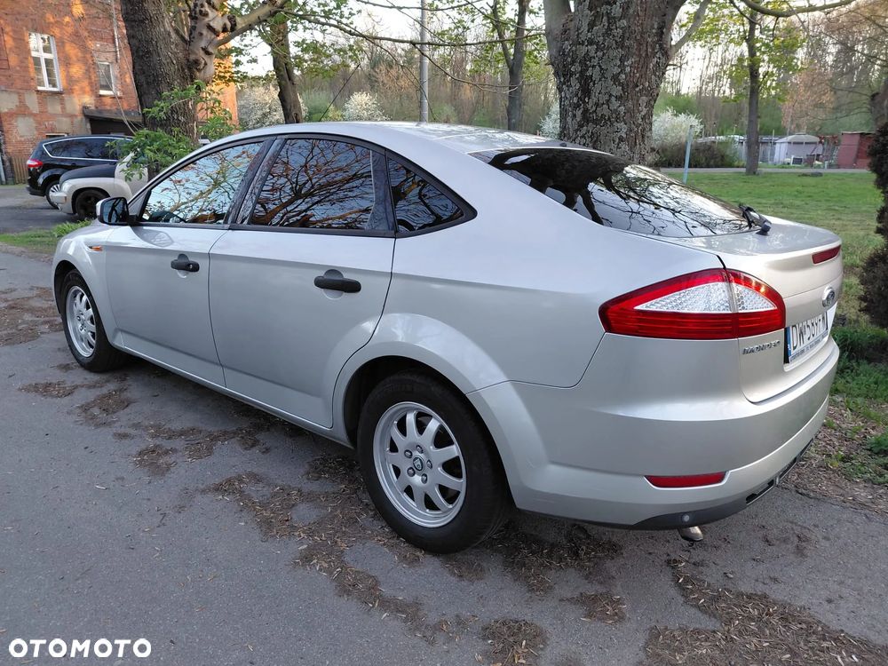 Ford Mondeo 2.0 TDCi Ambiente - 5