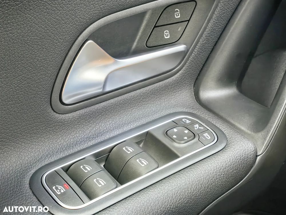 Mercedes-Benz A 180 d Sedan 8G-DCT - 30