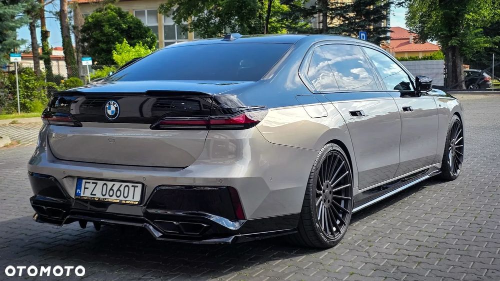 BMW Seria 7 M760e PHEV xDrive Individual Edition sport - 16