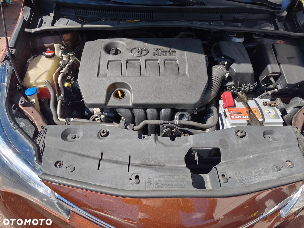 Toyota Avensis 2.0 Premium MS - 12