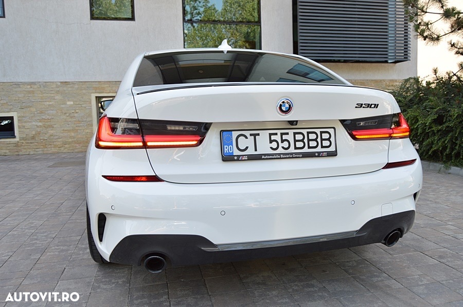 BMW Seria 3 330i AT - 25