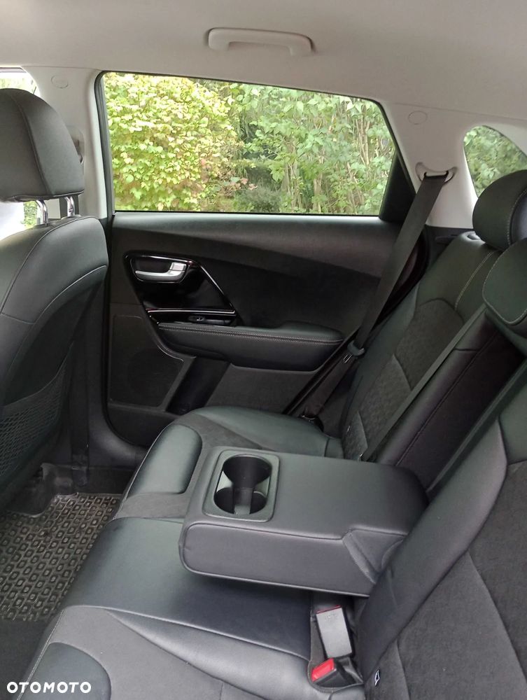 Kia Niro 1.6 GDI Plug-in Hybrid L - 19