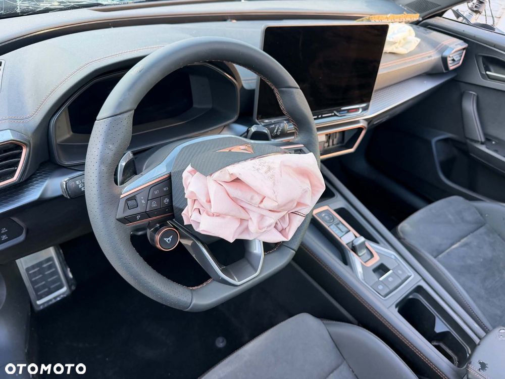 Cupra Formentor 1.5 e-Hybrid DSG VZ - 9