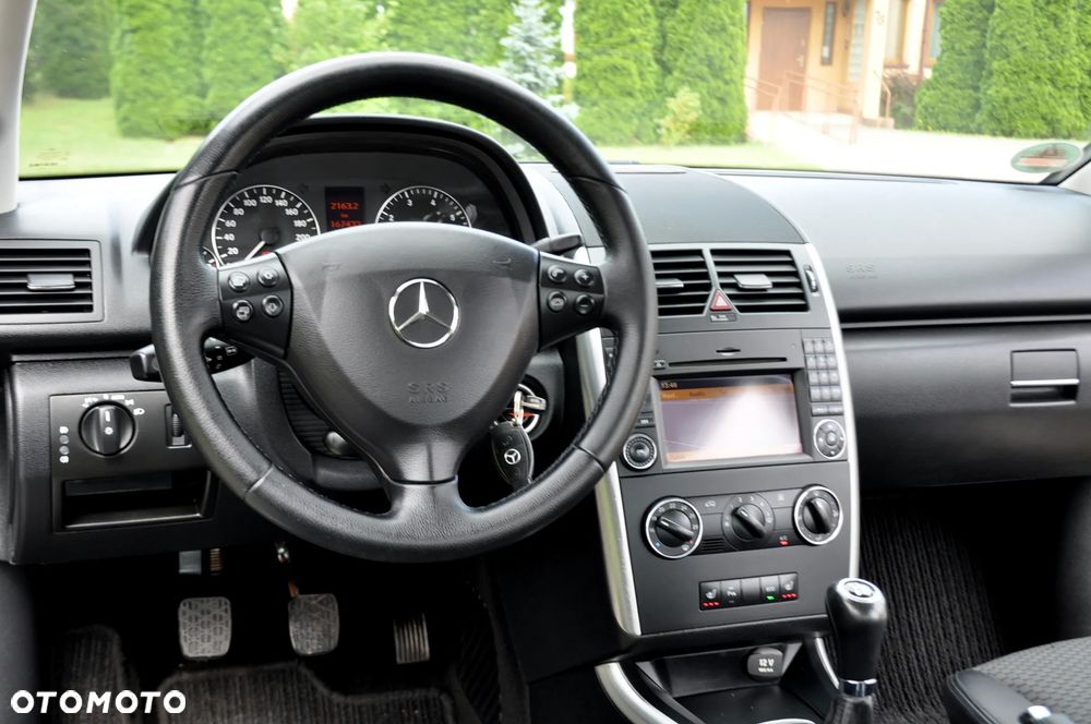 Mercedes-Benz Klasa A 170 BlueEFFICIENCY Avantgarde - 29