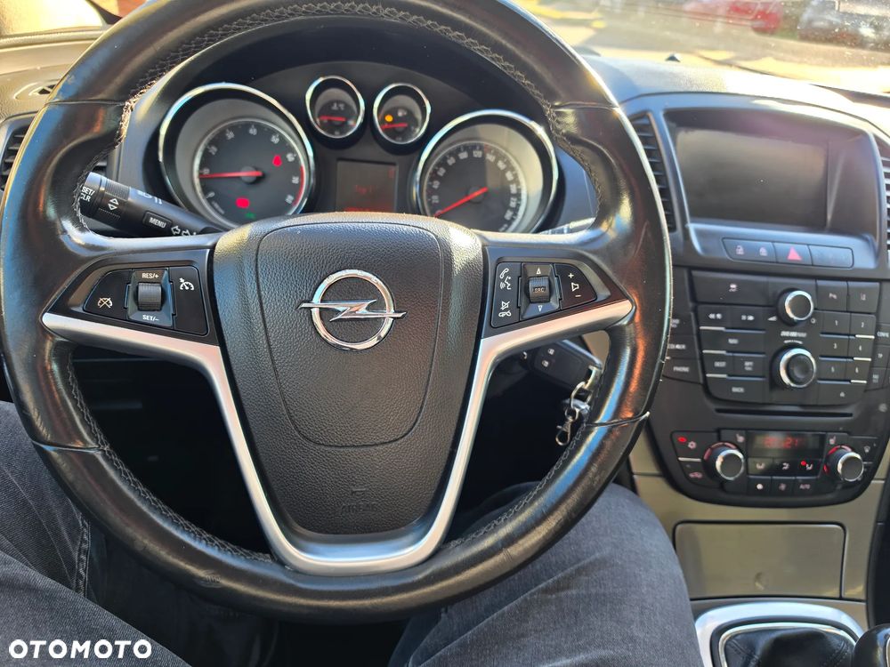 Opel Insignia - 11