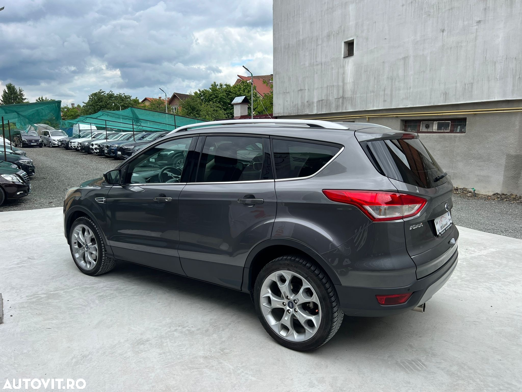 Ford Kuga - 4