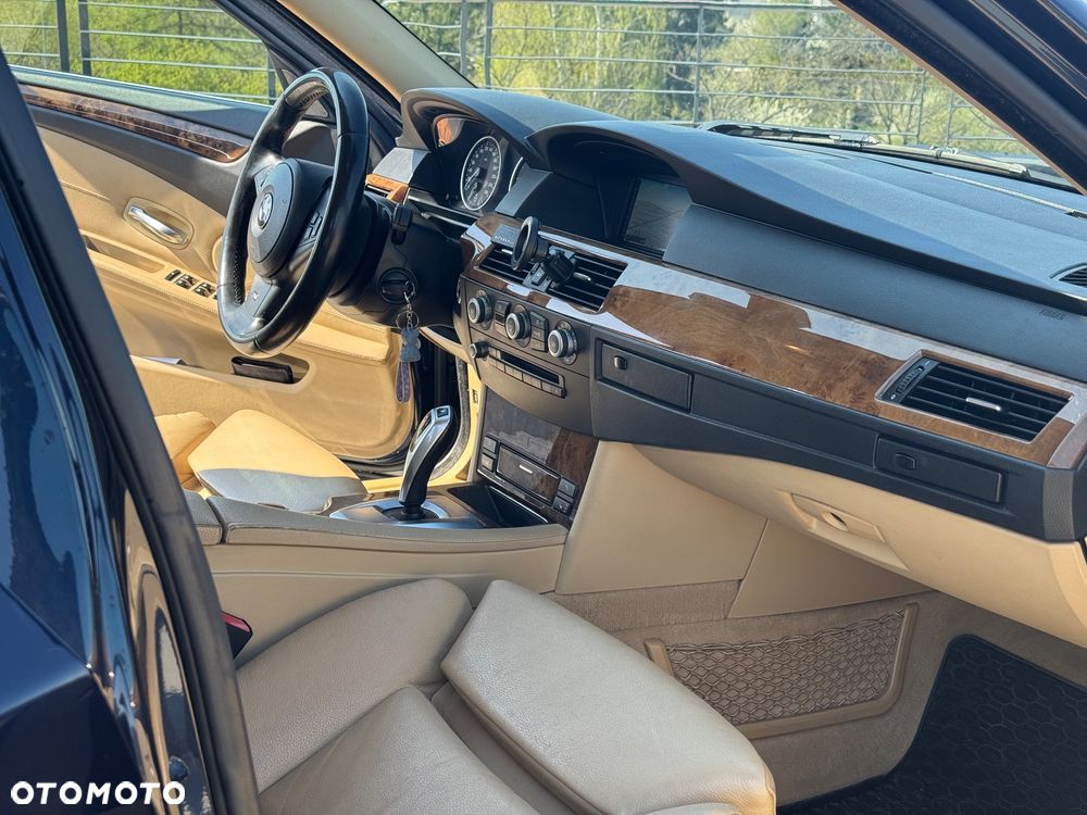 BMW Seria 5 525d Edition Exclusive - 21