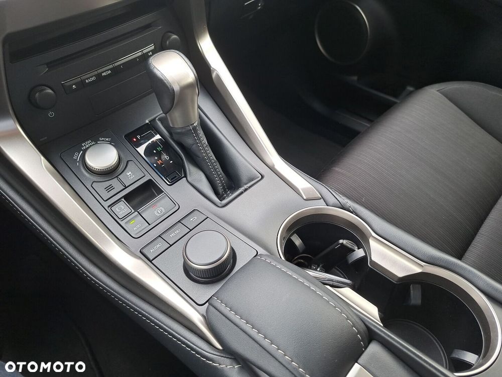 Lexus NX 200t Elite 2WD - 14