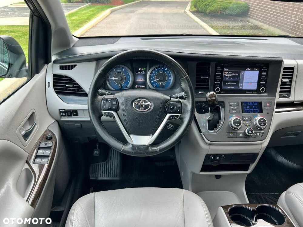 Toyota Sienna 3.5 V6 XLE AWD - 11