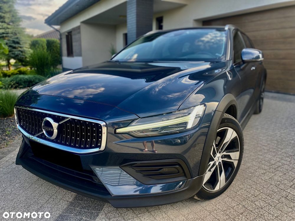 Volvo V60 Cross Country B4 D AWD Ultimate - 1