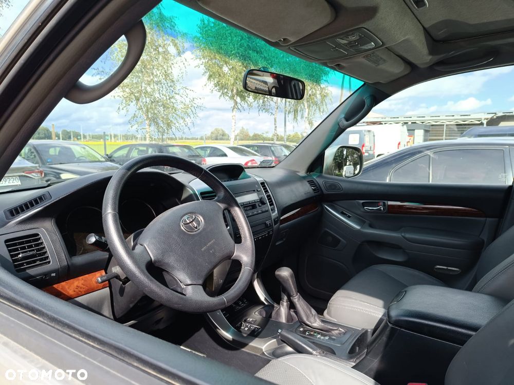 Toyota Land Cruiser - 7