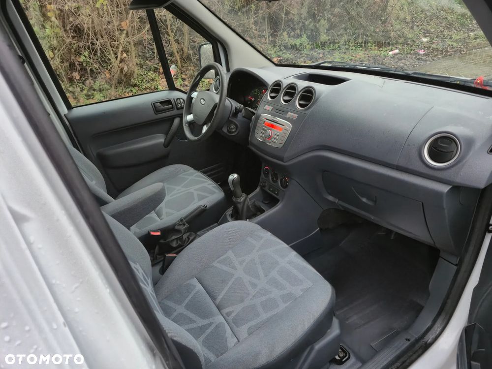 Ford Transit connect - 5