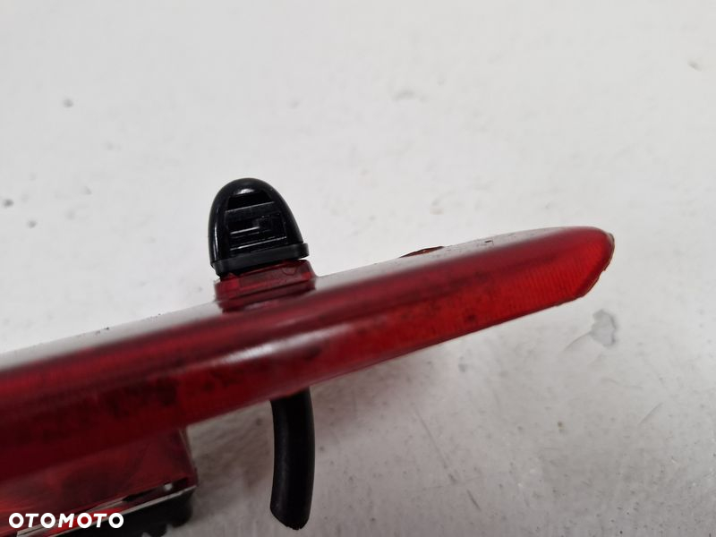 LINCOLN NAVIGATOR 2 II TRZECIE 3 ŚWIATŁO STOPU TYŁ TYLNE 2L613A5485 - 5